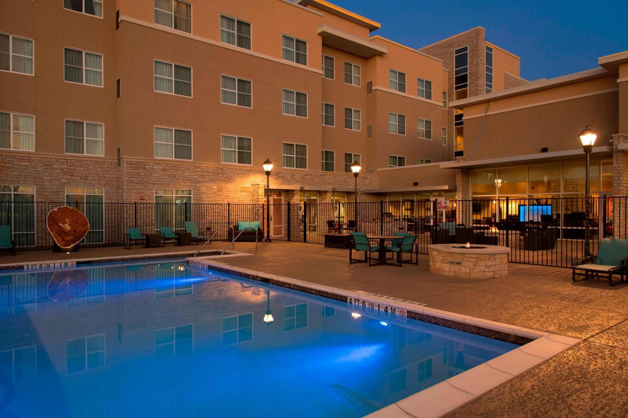 Residence Inn By Marriott Austin - University Area Exteriör bild